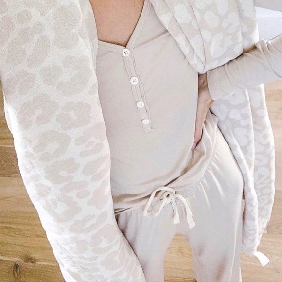 Jillian Harris x One Wednesday Leopard Print 100% Cotton Wrap Throw Blanket - Picture 2 of 7